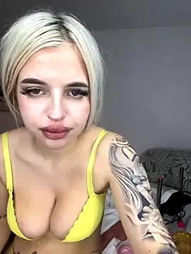 Snapshot of Steffi_Snowbunny chatting on 8, 10, 2025 Steffi Snowbunny online show from 8, 10, 2025