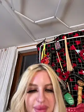 Steffi Snowbunny online show from 6, 5, 2026