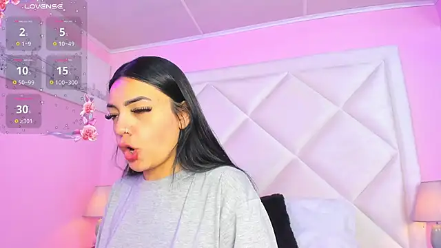 Miaa Smithh   online show from 19, 2, 2026