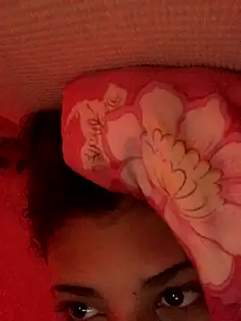 Snapshot of luluzinhax chatting on 25, 9, 2025 luluzinhax online show from 25, 9, 2025