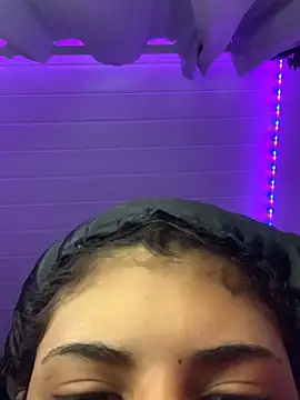 Snapshot of luluzinhax chatting on 27, 9, 2025 luluzinhax online show from 27, 9, 2025