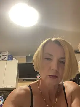 VasylynaLove421 online show from 10, 9, 2025