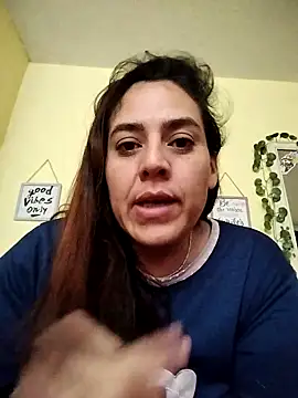 denissebombon online show from 2, 2, 2026