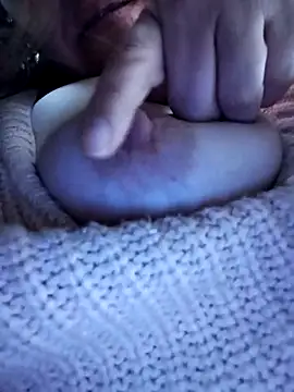 denissebombon online show from 5, 2, 2026