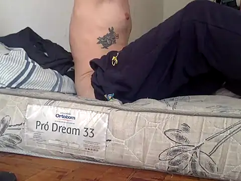 Snapshot of chrisalmeid_ chatting on 17, 9, 2025 chrisalmeid online show from 17, 9, 2025