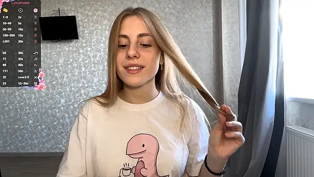 Snapshot of DreamyOlivia chatting on 7, 10, 2025 DreamyOlivia online show from 7, 10, 2025