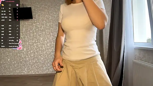 Snapshot of DreamyOlivia chatting on 8, 10, 2025 DreamyOlivia online show from 8, 10, 2025