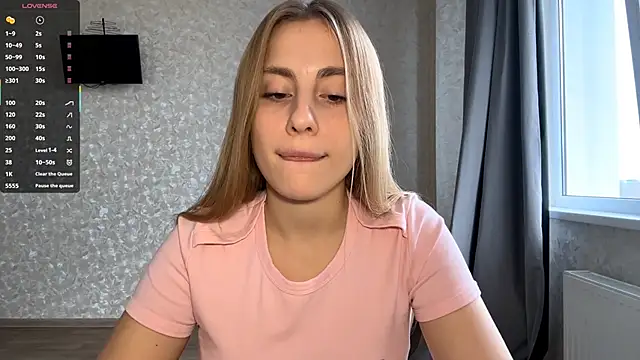 Snapshot of DreamyOlivia chatting on 2, 11, 2025 DreamyOlivia online show from 2, 11, 2025