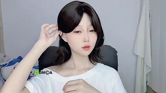 Snapshot of gummy-candy chatting on 24, 10, 2025 gummy-candy online show from 24, 10, 2025