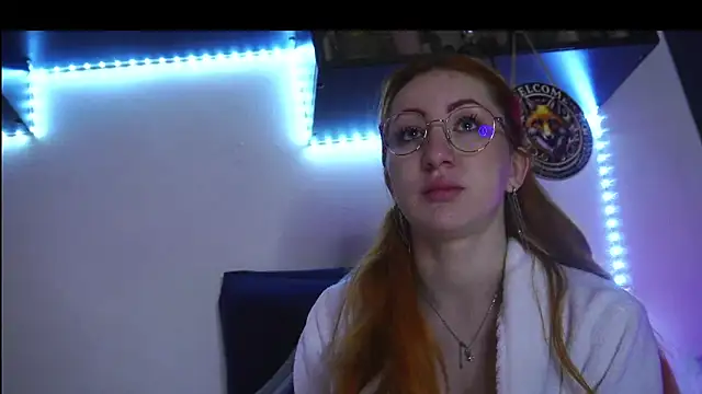 DaddysLittleSlutfox online show from 14, 5, 2026