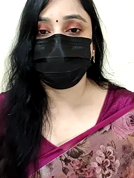 Monica cams online show from 18, 9, 2025