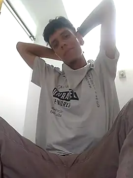 Snapshot of Crxxxsh chatting on 29, 3, 2026 Crxxxsh online show from 29, 3, 2026