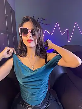 royeoy22 online show from 19, 6, 2026
