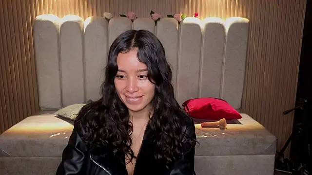  Mia Evans 1 online show from 8, 3, 2026