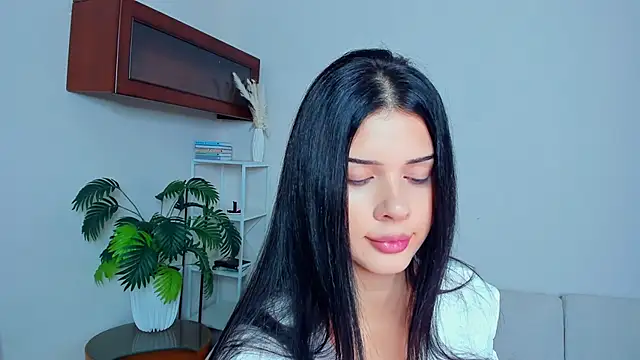 JoCauterucci online show from 13, 9, 2025