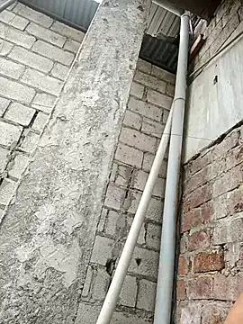 SaraBust online show from 15, 10, 2025