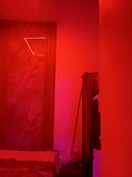 SaraBust online show from 18, 10, 2025