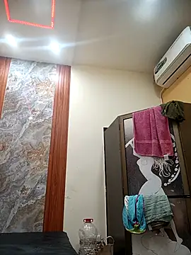 SaraBust online show from 20, 10, 2025