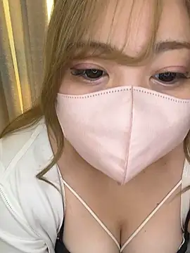 Snapshot of Chua-chan chatting on 1, 10, 2025 Chua-chan online show from 1, 10, 2025