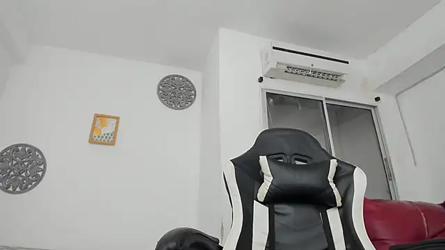 Snapshot of Jax_Maliq chatting on 5, 10, 2025 Jax Maliq online show from 5, 10, 2025