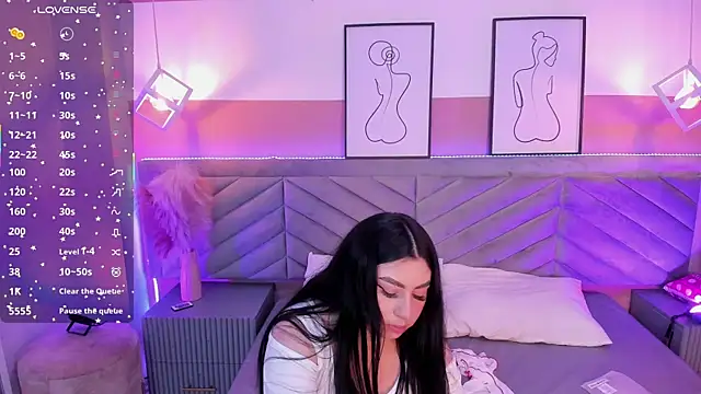 Snapshot of Mia_Valentine_ chatting on 9, 10, 2025 Mia Valentine  online show from 9, 10, 2025