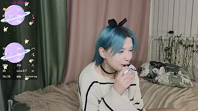 RainaNowak online show from 11, 9, 2025