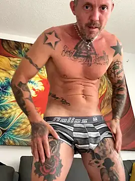 Snapshot of MagicLex1 chatting on 12, 10, 2025 MagicLex1 online show from 12, 10, 2025