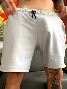 Snapshot of MagicLex1 chatting on 13, 10, 2025 MagicLex1 online show from 13, 10, 2025