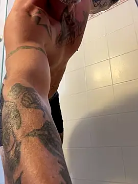 Snapshot of MagicLex1 chatting on 26, 10, 2025 MagicLex1 online show from 26, 10, 2025