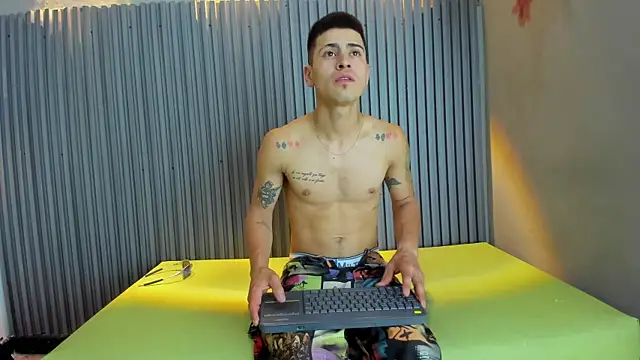 JOWELL HENAO online show from 20, 9, 2025