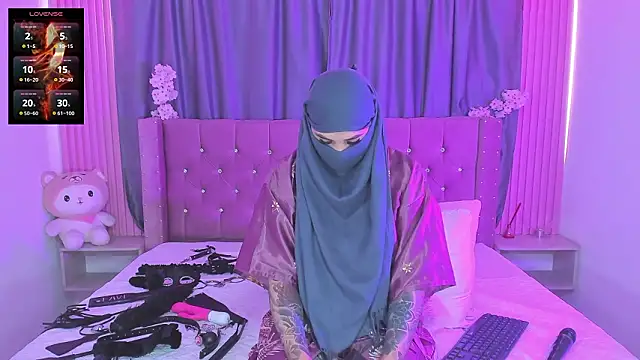 Snapshot of Nayla-Mouna chatting on 11, 3, 2026 Nayla-Mouna online show from 11, 3, 2026