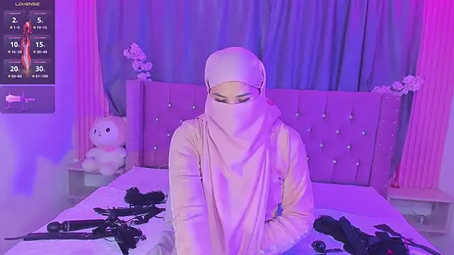 Nayla-Mouna online show from 5, 5, 2026