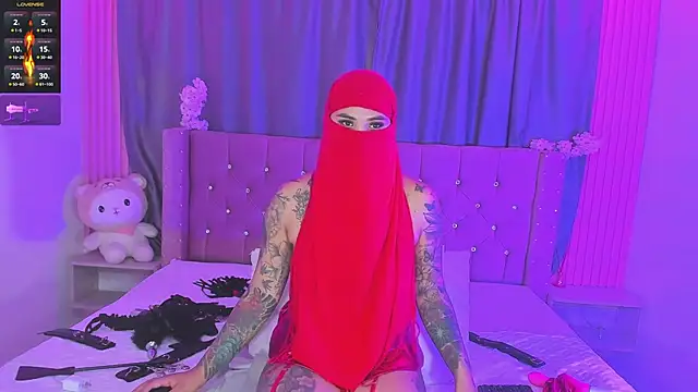 Snapshot of Nayla-Mouna chatting on 2, 6, 2026 Nayla-Mouna online show from 2, 6, 2026