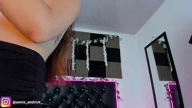  leda swan  online show from 1, 5, 2026