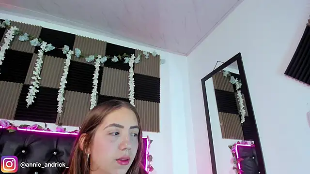  leda swan  online show from 9, 5, 2026