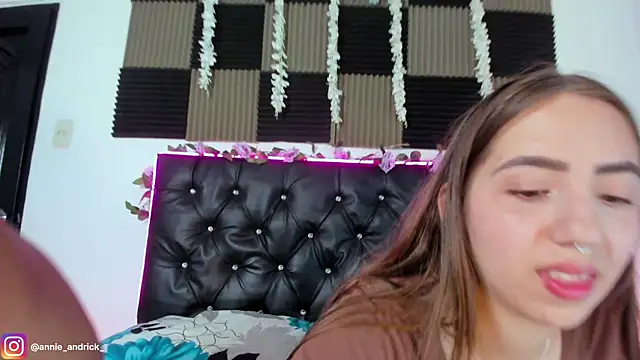  leda swan  online show from 11, 5, 2026