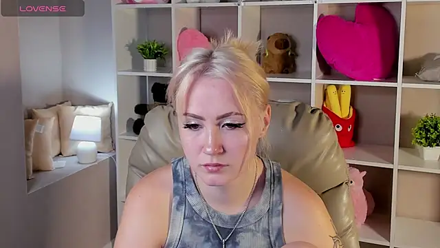 Joyce Howard online show from 13, 9, 2025