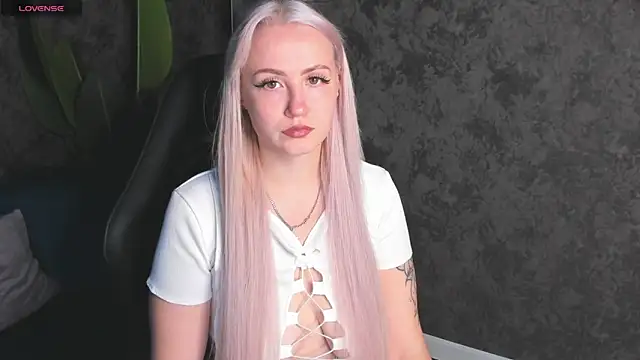 Joyce Howard online show from 26, 9, 2025