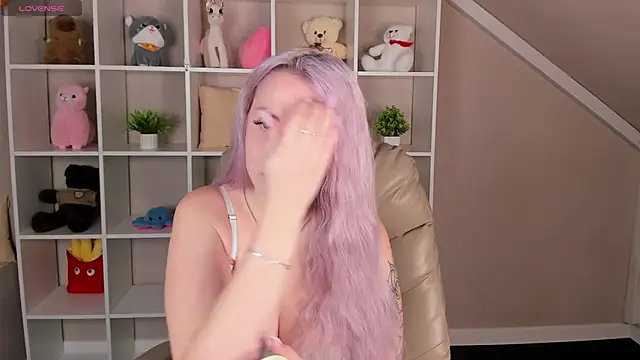 Joyce Howard online show from 26, 10, 2025