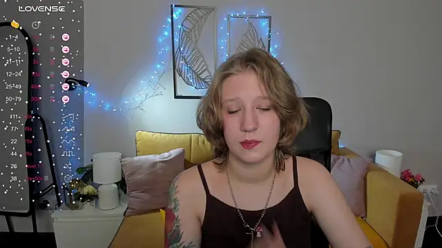 Snapshot of Hailey_Foxy chatting on 21, 9, 2025 Hailey Foxy online show from 21, 9, 2025