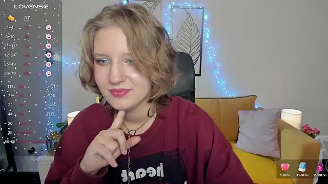 Snapshot of Hailey_Foxy chatting on 3, 10, 2025 Hailey Foxy online show from 3, 10, 2025