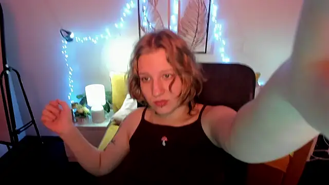 Snapshot of Hailey_Foxy chatting on 15, 10, 2025 Hailey Foxy online show from 15, 10, 2025