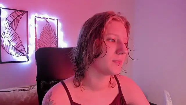 Snapshot of Hailey_Foxy chatting on 16, 11, 2025 Hailey Foxy online show from 16, 11, 2025