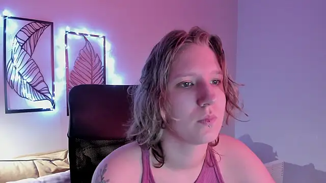 Snapshot of Hailey_Foxy chatting on 21, 11, 2025 Hailey Foxy online show from 21, 11, 2025