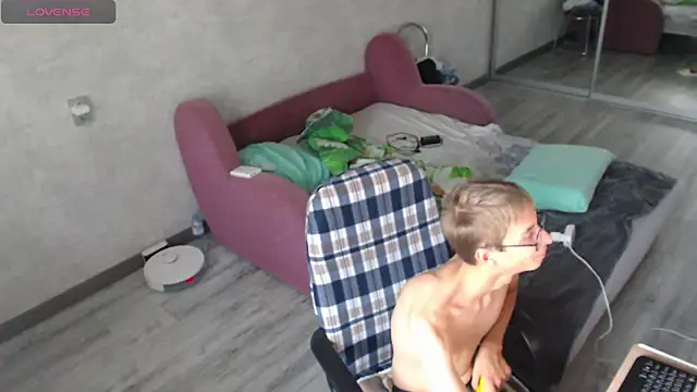 Snapshot of glasses_cat chatting on 14, 9, 2025 glasses cat online show from 14, 9, 2025