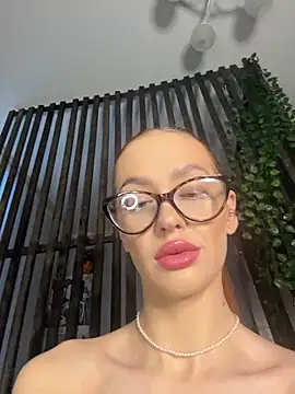 LittleFox    online show from 9, 2, 2026