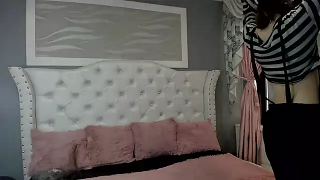 naomi cooper   online show from 12, 9, 2025