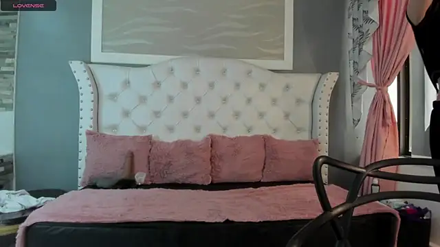 naomi cooper   online show from 24, 9, 2025