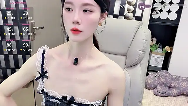 Yueyue-MM online show from 28, 4, 2026