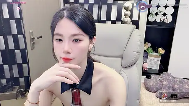 Yueyue-MM online show from 12, 6, 2026